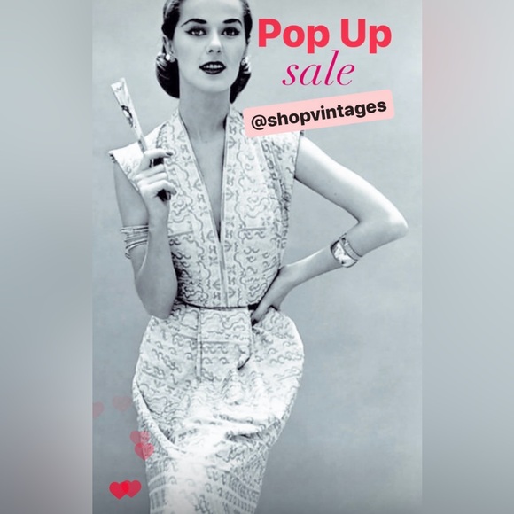 Pop-UP⭐️LIVE⭐️Monique is LIVE!! Pop-up & LET’S SHOP 🛍️ 🤍💚❤️💙 - Picture 3 of 9